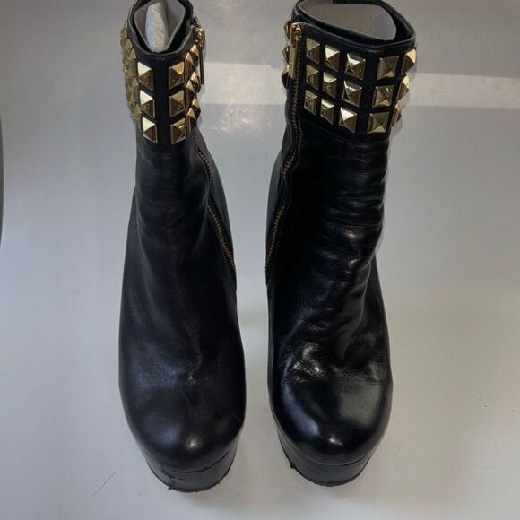 Michael Kors MK Aria gold studded black leather boot 9.5 in box - Picture 4 of 12